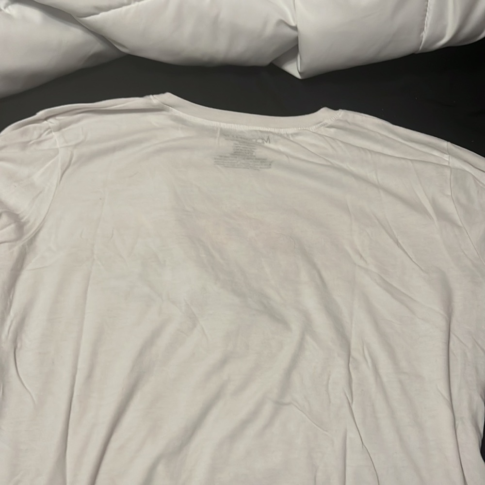 Modern lux white t shirt with horses in center. - Picture 4 of 4